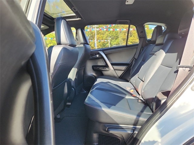 2017 Toyota RAV4 Hybrid SE